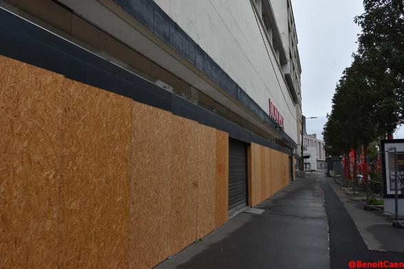Monoprix boulevard Maréchal-Leclerc (le magasin ferme à 13h)