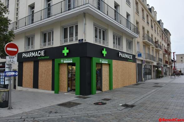 pharmacie place de la République