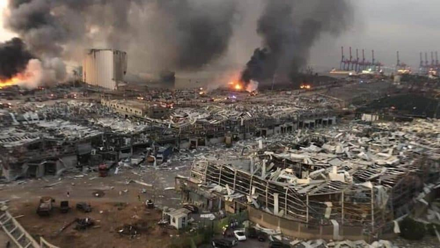 Hi hi hi en fait c'est pas Paris, c'est le port de Beyrouth après l'explosion de 2020
