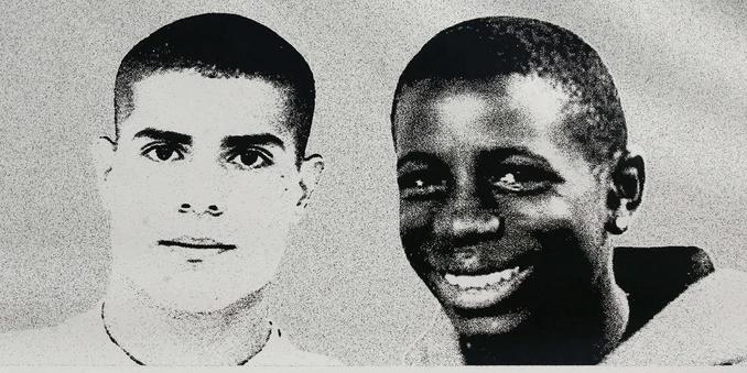 Photo en noir et blanc des visages de Zyed Benna et Bouna Traoré.